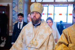 Митрополит Игнатий совершил таинство Венчания в Свято-Троицком кафедральном соборе г. Саратова