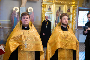 Митрополит Игнатий совершил таинство Венчания в Свято-Троицком кафедральном соборе г. Саратова
