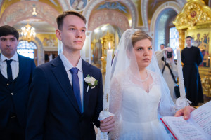 Митрополит Игнатий совершил таинство Венчания в Свято-Троицком кафедральном соборе г. Саратова