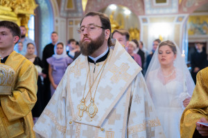 Митрополит Игнатий совершил таинство Венчания в Свято-Троицком кафедральном соборе г. Саратова