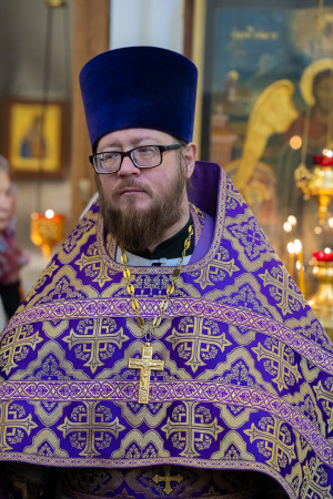 Митрополит Игнатий совершил Божественную литургию в Петропавловском храме г. Саратова