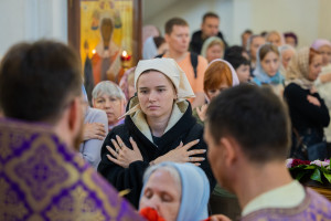 Митрополит Игнатий совершил Божественную литургию в Петропавловском храме г. Саратова