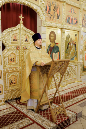 Митрополит Игнатий совершил Божественную литургию в храме в честь Владимирской иконы Божией Матери в здании Образовательного центра по развитию детского и юношеского творчества при СПДС