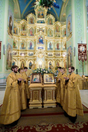 Митрополит Игнатий совершил всенощное бдение в Покровском соборе г. Саратова