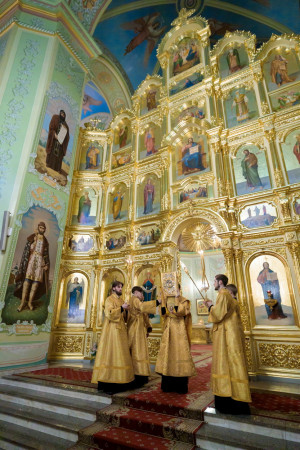 Митрополит Игнатий совершил всенощное бдение в Покровском соборе г. Саратова