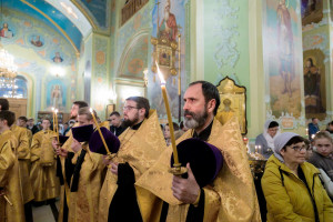 Митрополит Игнатий совершил всенощное бдение в Покровском соборе г. Саратова