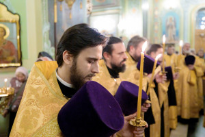 Митрополит Игнатий совершил всенощное бдение в Покровском соборе г. Саратова