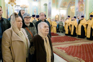 Митрополит Игнатий совершил всенощное бдение в Покровском соборе г. Саратова