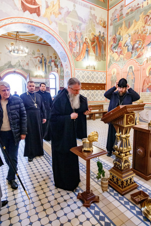 Митрополит Павел и митрополит Игнатий посетили Георгиевский храм г. Покровска