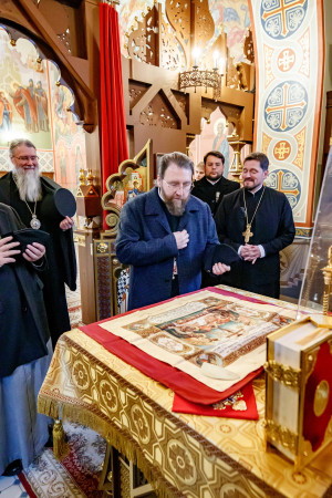 Митрополит Павел и митрополит Игнатий посетили Георгиевский храм г. Покровска