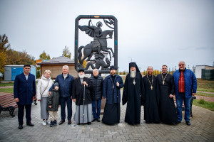 Митрополит Павел и митрополит Игнатий посетили Георгиевский храм г. Покровска