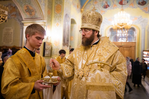 Митрополит Игнатий совершил всенощное бдение в Покровском соборе г. Саратова
