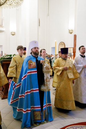 Митрополит Игнатий совершил Божественную литургию в храме святителя Тихона Задонского г. Саратова