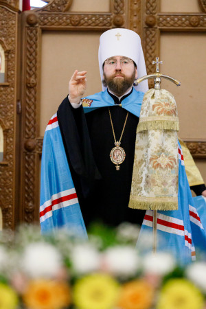 Митрополит Игнатий совершил Божественную литургию в храме святителя Тихона Задонского г. Саратова