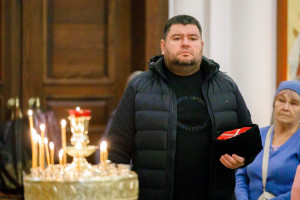 Митрополит Игнатий совершил Божественную литургию в храме святителя Тихона Задонского г. Саратова