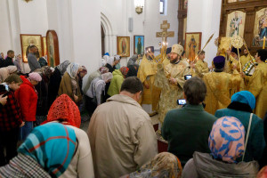 Митрополит Игнатий совершил Божественную литургию в храме святителя Тихона Задонского г. Саратова
