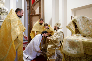 Митрополит Игнатий совершил Божественную литургию в храме святителя Тихона Задонского г. Саратова