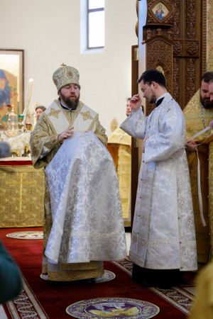 Митрополит Игнатий совершил Божественную литургию в храме святителя Тихона Задонского г. Саратова