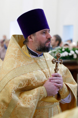 Митрополит Игнатий совершил Божественную литургию в храме святителя Тихона Задонского г. Саратова