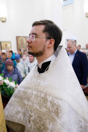 Митрополит Игнатий совершил Божественную литургию в храме святителя Тихона Задонского г. Саратова