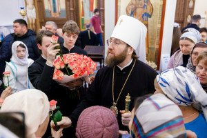 Митрополит Игнатий совершил Божественную литургию в храме святителя Тихона Задонского г. Саратова