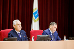 Митрополит Игнатий принял участие в расширенном рабочем заседании в Саратовской областной думе