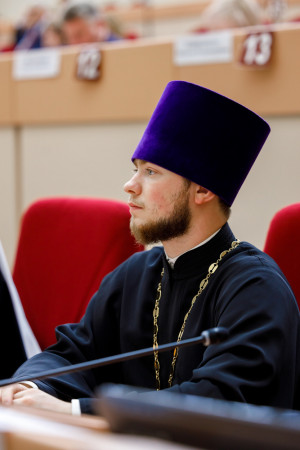 Митрополит Игнатий принял участие в расширенном рабочем заседании в Саратовской областной думе