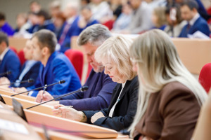 Митрополит Игнатий принял участие в расширенном рабочем заседании в Саратовской областной думе