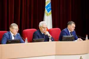 Митрополит Игнатий принял участие в расширенном рабочем заседании в Саратовской областной думе