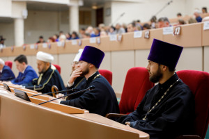 Митрополит Игнатий принял участие в расширенном рабочем заседании в Саратовской областной думе