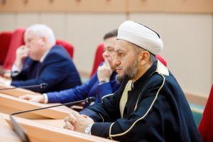 Митрополит Игнатий принял участие в расширенном рабочем заседании в Саратовской областной думе