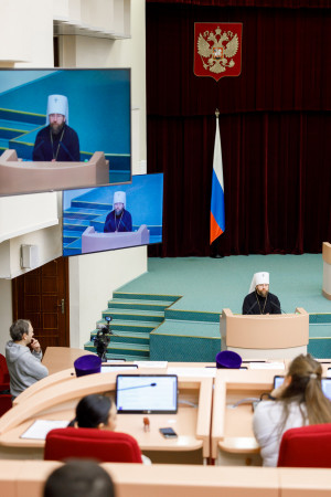 Митрополит Игнатий принял участие в расширенном рабочем заседании в Саратовской областной думе