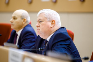 Митрополит Игнатий принял участие в расширенном рабочем заседании в Саратовской областной думе