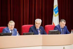 Митрополит Игнатий принял участие в расширенном рабочем заседании в Саратовской областной думе