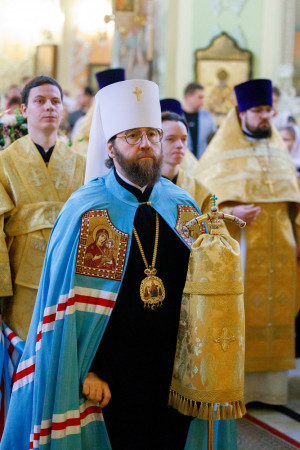 Митрополит Игнатий совершил детскую Литургию в Покровском соборе г. Саратова