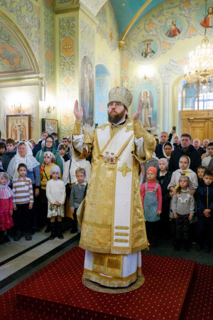 Митрополит Игнатий совершил детскую Литургию в Покровском соборе г. Саратова