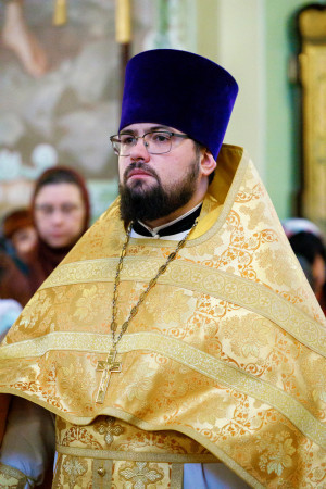 Митрополит Игнатий совершил детскую Литургию в Покровском соборе г. Саратова