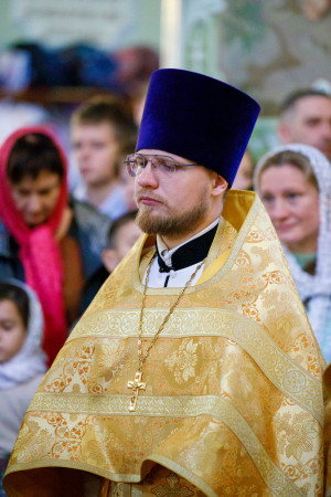 Митрополит Игнатий совершил детскую Литургию в Покровском соборе г. Саратова