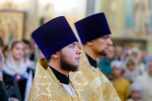 Митрополит Игнатий совершил детскую Литургию в Покровском соборе г. Саратова