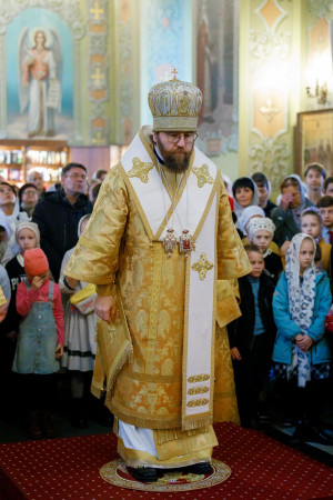 Митрополит Игнатий совершил детскую Литургию в Покровском соборе г. Саратова