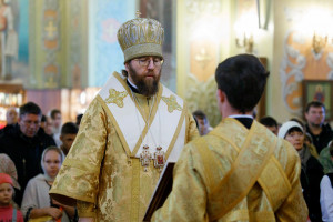 Митрополит Игнатий совершил детскую Литургию в Покровском соборе г. Саратова