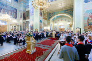 Митрополит Игнатий совершил детскую Литургию в Покровском соборе г. Саратова