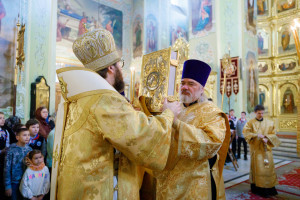 Митрополит Игнатий совершил детскую Литургию в Покровском соборе г. Саратова
