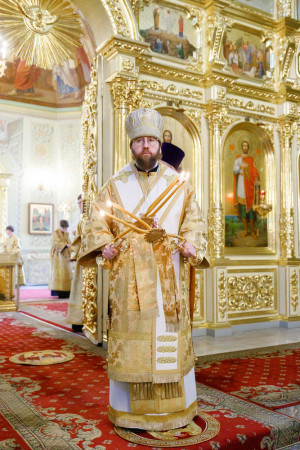 Митрополит Игнатий совершил детскую Литургию в Покровском соборе г. Саратова