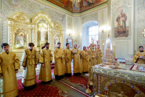 Митрополит Игнатий совершил детскую Литургию в Покровском соборе г. Саратова