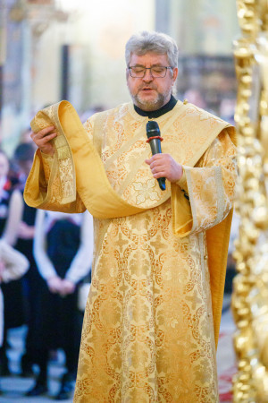 Митрополит Игнатий совершил детскую Литургию в Покровском соборе г. Саратова