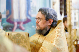 Митрополит Игнатий совершил детскую Литургию в Покровском соборе г. Саратова