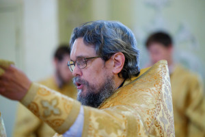 Митрополит Игнатий совершил детскую Литургию в Покровском соборе г. Саратова