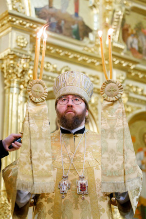 Митрополит Игнатий совершил детскую Литургию в Покровском соборе г. Саратова