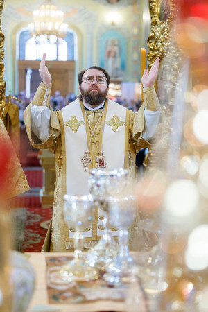 Митрополит Игнатий совершил детскую Литургию в Покровском соборе г. Саратова